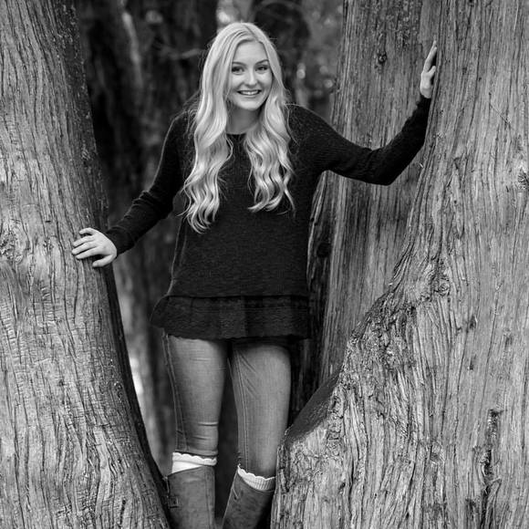 Meet your Posher, Madison - Picture 1 of 1